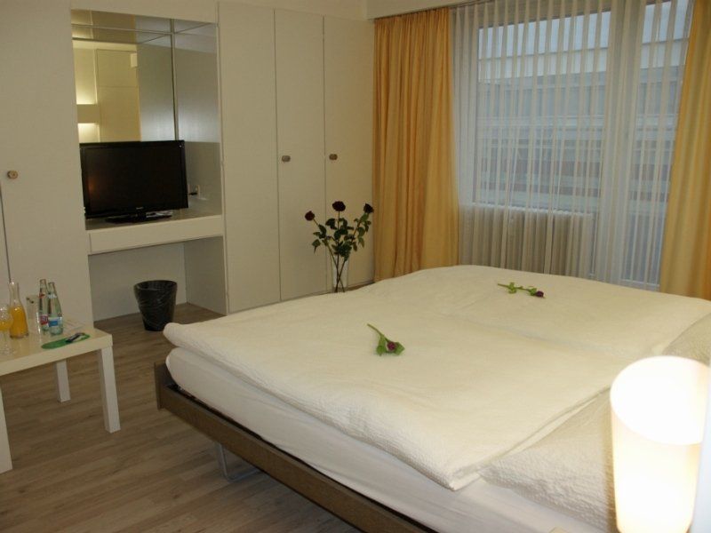 Hotel Alexander Basilea Esterno foto